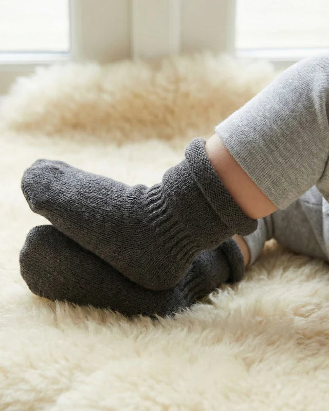 Börn - Ungbarnasokkar/vettlingar úr kasmír og merinó